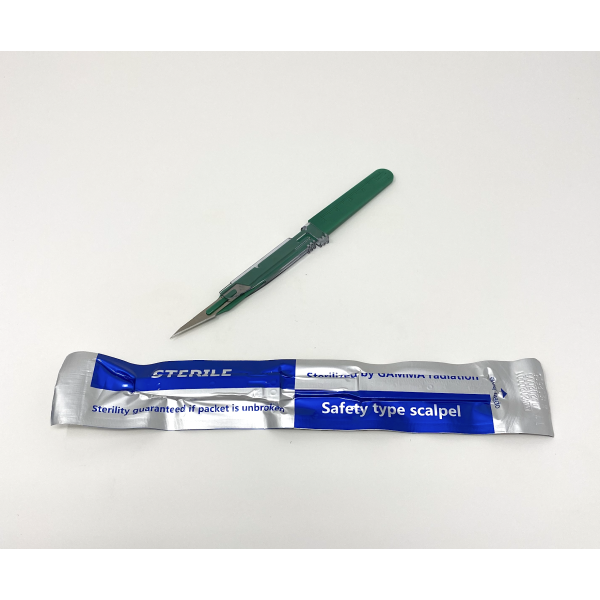 Disposable Safety Scalpels Sterile Surgical Blade Size 11 Stainless Steel with Plastic Handle & Metric Line Individually Foil Wrapped Box of 100