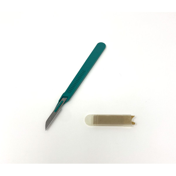 Disposable Scalpels Sterile Surgical Blade Size 14 Stainless Steel with Plastic Handle & Metric Line Individually Foil Wrapped Box of 30
