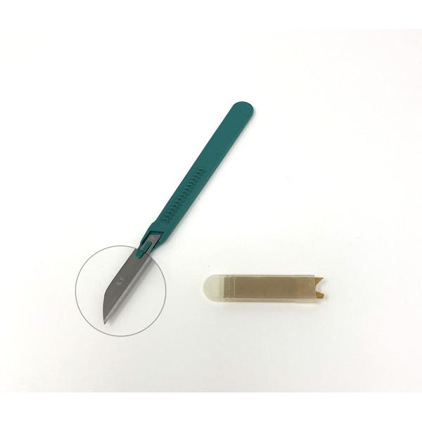 Disposable Scalpels Sterile Surgical Blade Size 14 Stainless Steel with Plastic Handle & Metric Line Individually Foil Wrapped Box of 100