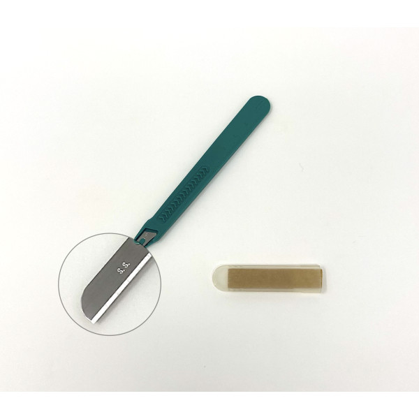 Disposable Scalpels Sterile Surgical Blade Size 16 Stainless Steel with Plastic Handle & Metric Line Individually Foil Wrapped Box of 100