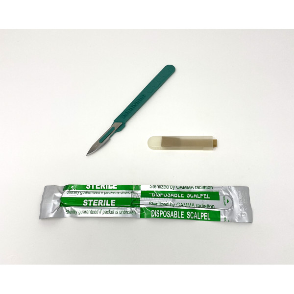 Disposable Scalpels Sterile Surgical Blade Size 18 Stainless Steel with Plastic Handle & Metric Line Individually Foil Wrapped Box of 250